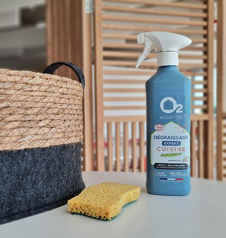 O2 Essentiel – Dégraissant Cuisine, Parfum Amande d'antan – ECOCERT – 500ml  - Produit d'Entretien Français